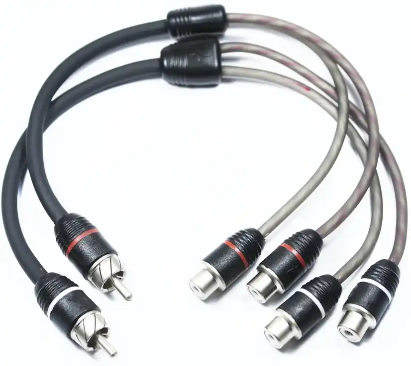 Outlet - Four Connect 4-800258 STAGE2 Y-cable 1x samec / 2x samice